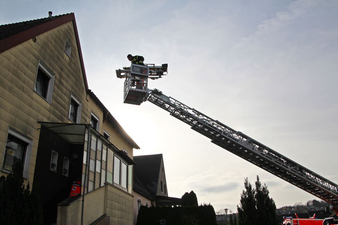 Drehleiterrettung bei Notfall in Kirchenthumbach
