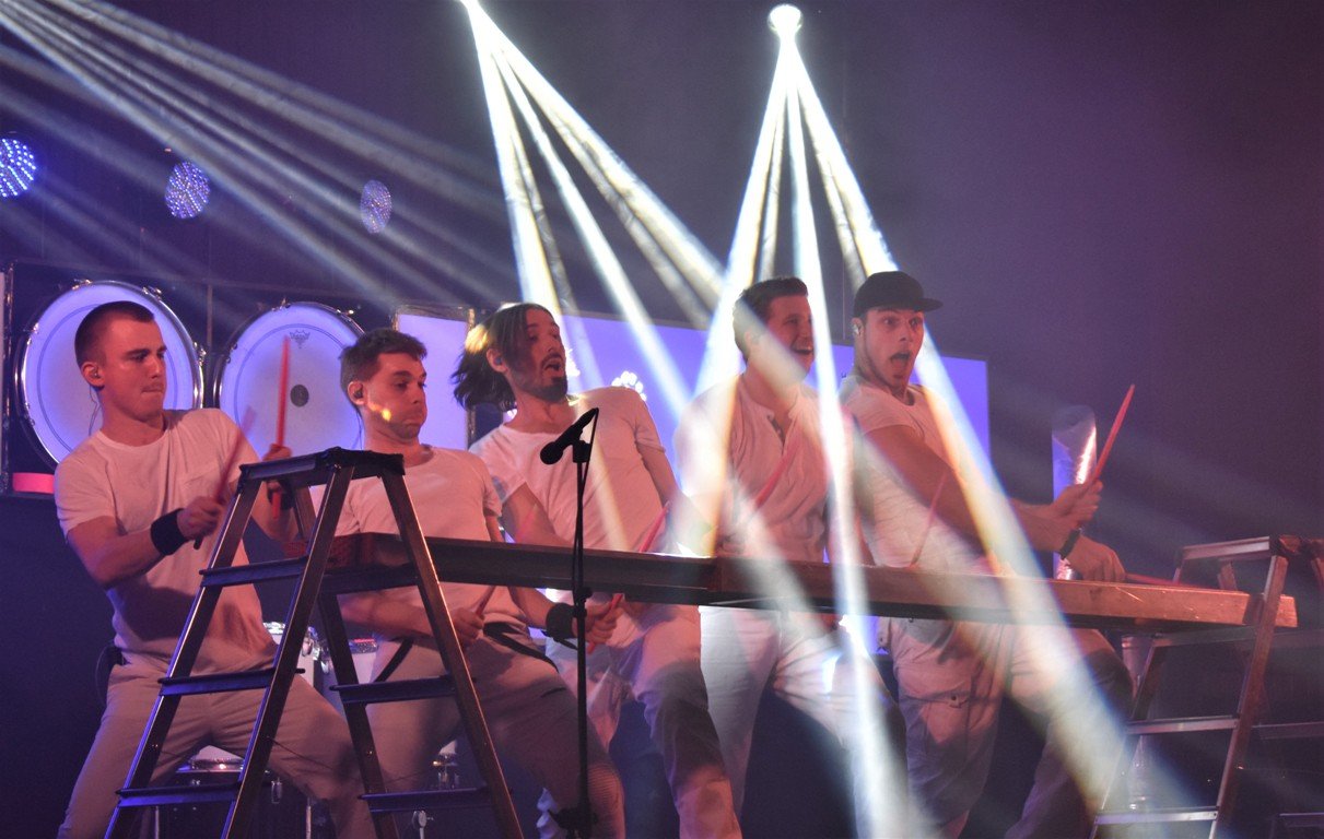 Trommelwirbel in der Stadthalle