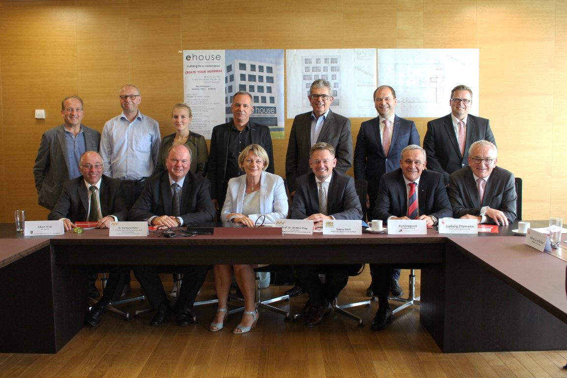Digitale Kompetenz unter einem Dach: E-House OTH Weiden
