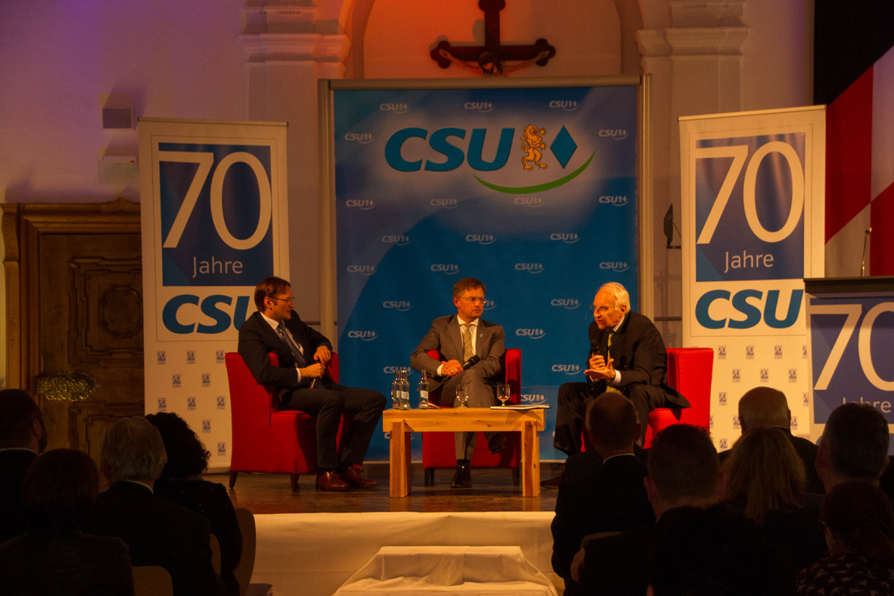 „Die Jugend ist unsere Zukunft“ – Edmund Stoiber in Waldsassen