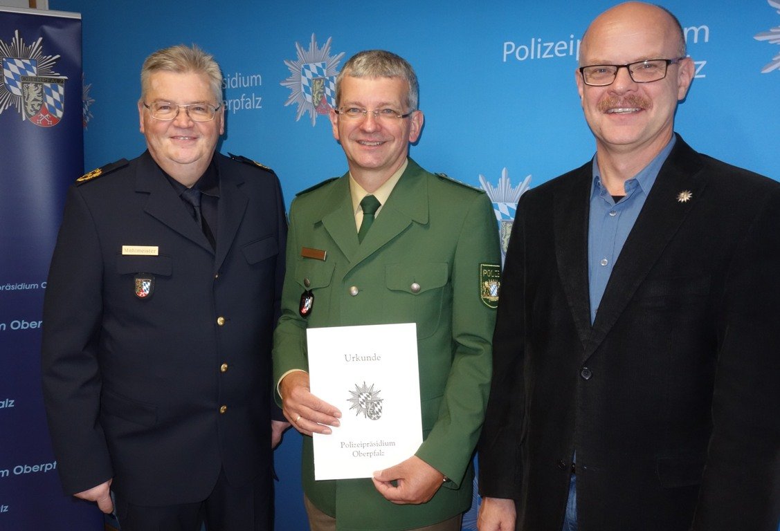 40 Jahre im Polizeidienst: Tirschenreuther ausgezeichnet
