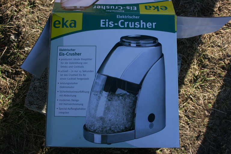 Schnapsflaschen, Eis-Crusher und Holzofen gestohlen: Einbruch in Scheune