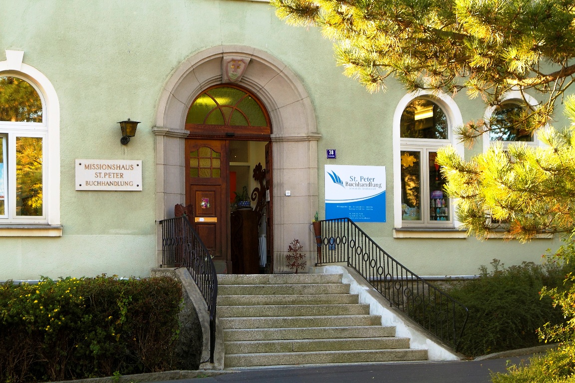Gütesiegel an St. Peter Buchhandlung verliehen