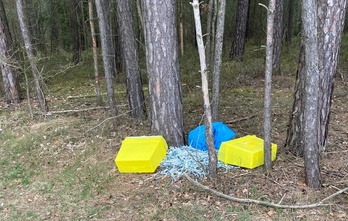 Wer hat Einwegspritzen im Wald entsorgt?