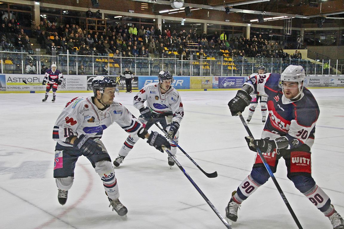 Spannendes Derby zwischen Blue Devils und Deggendorfer SC