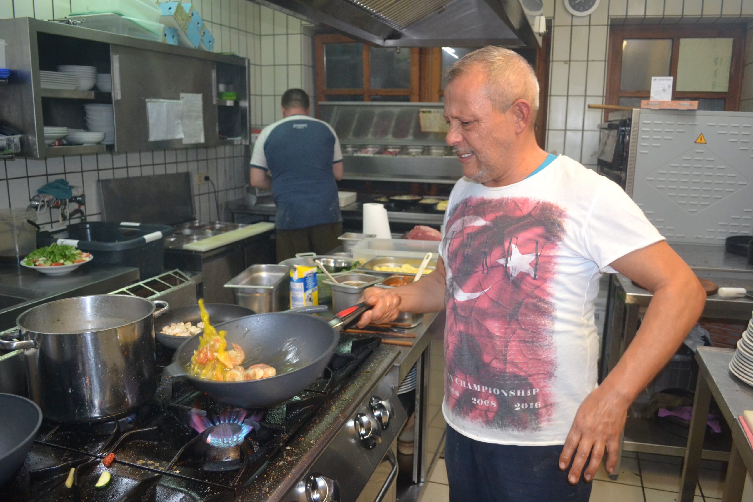 Erkan bringt Nationen zusammen