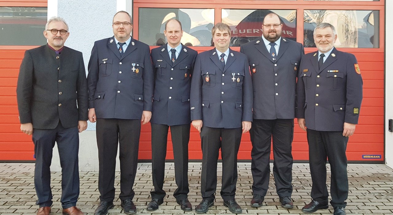 Rückblick, Ehrungen und Beförderungen bei Feuerwehr Püchersreuth