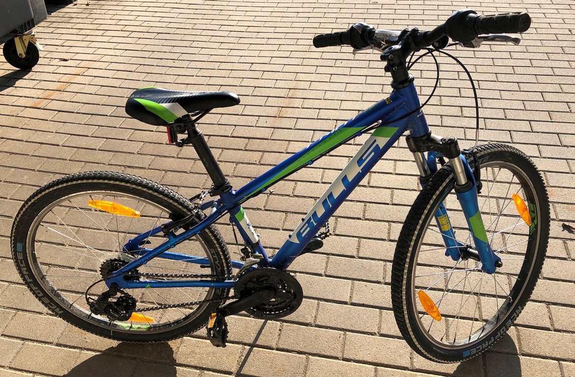Dieb klaut Kinderfahrrad