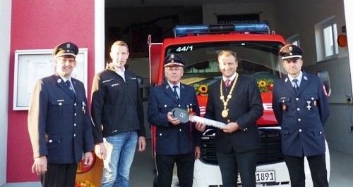 Großes Fest für neues Fahrzeug