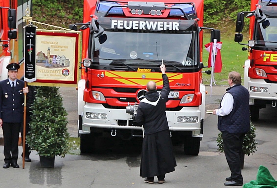 Feuerwehr Neustadt in Feierstimmung: Neues Fahrzeug geweiht