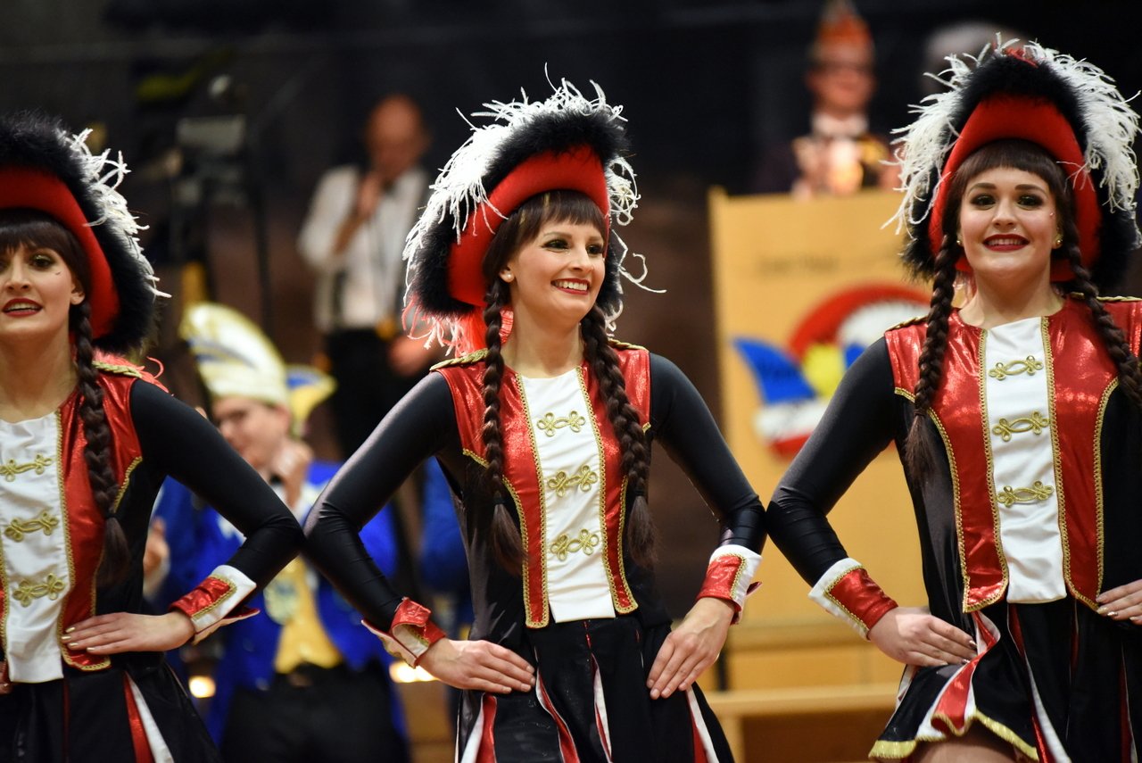 Inthroball in Neustadt: Mit frischem Wind in eine lange Faschingssaison