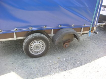 Gefährliche Schieflage auf der Autobahn