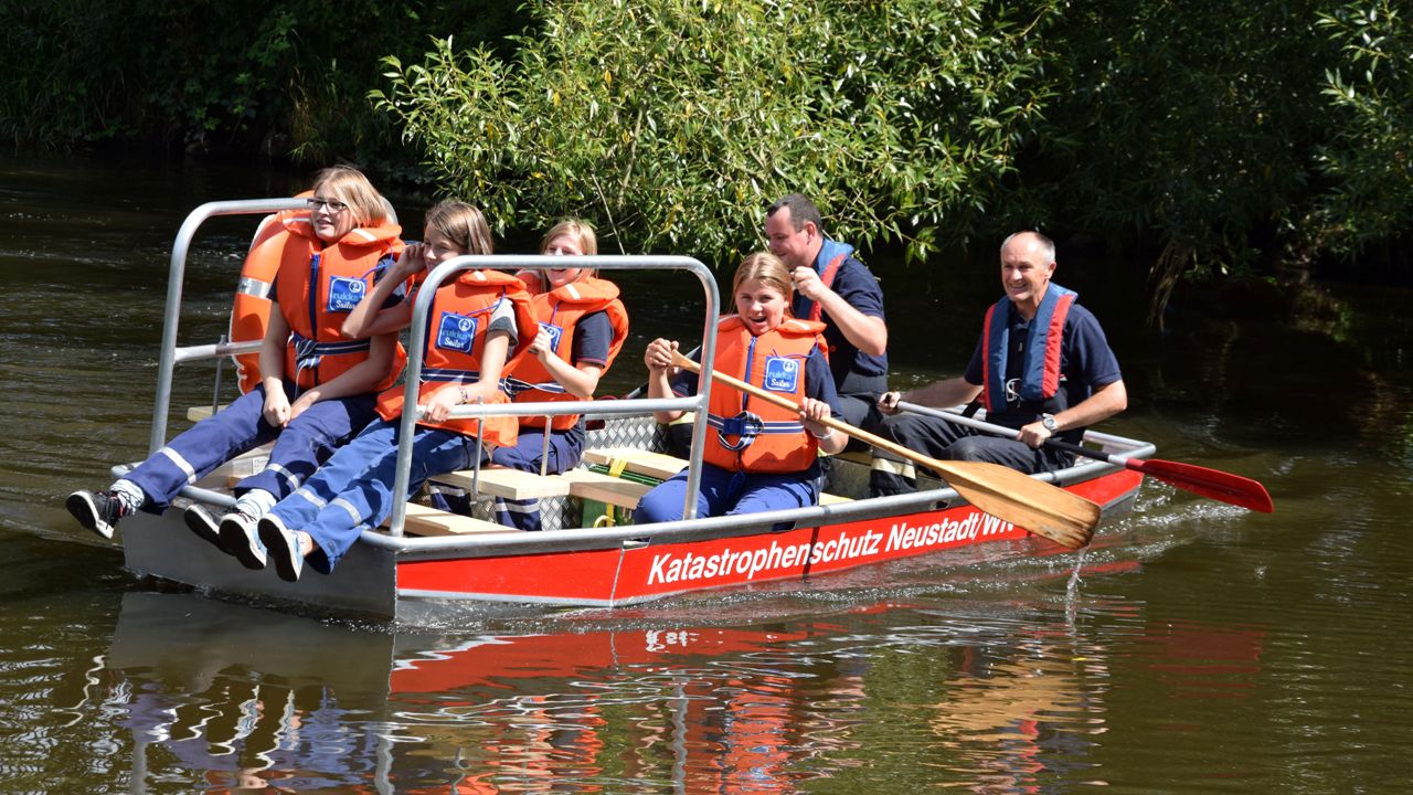 Kinder spielen Feuerwehr: Oberwildenau lässt einen Traum wahr werden