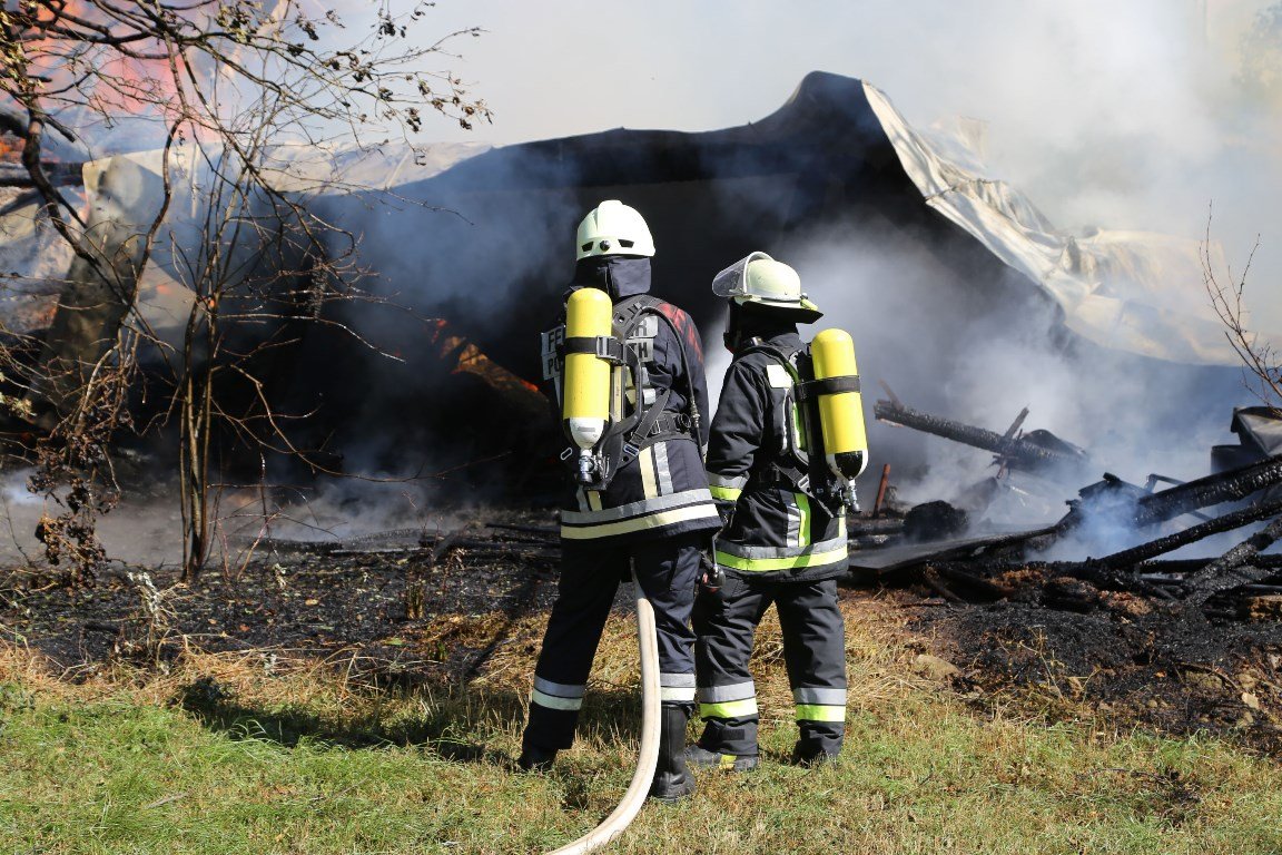 Dreiseithof brennt: Schwieriger Einsatz für Feuerwehr
