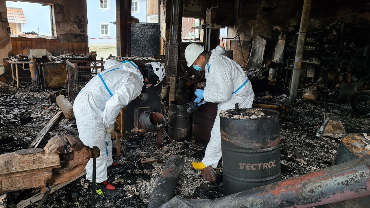 [Update Bilder] Feuer in Erbendorf: Gute Zusammenarbeit aber viel Schaden