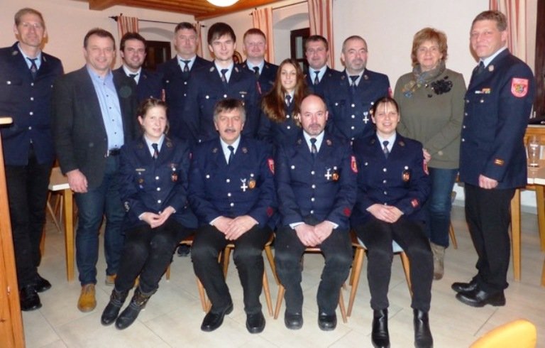 Feuerwehr Döllnitz hält zusammen – Vorstandschaft neu gewählt