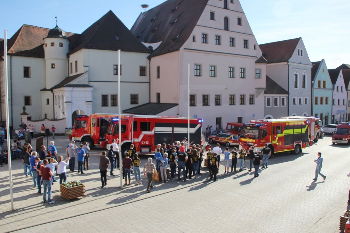 Lautes Geheule auf dem Stadtplatz: Feuerwehrler dürfen sich freuen