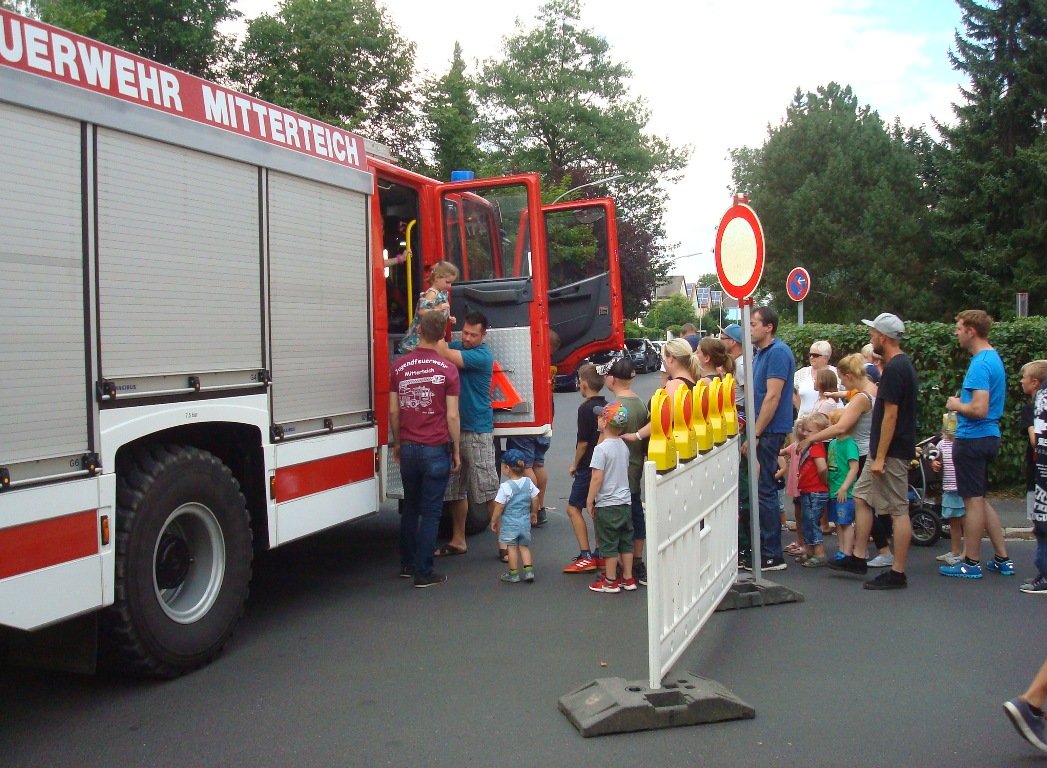 Mit dem Feuerwehrauto durch die Stadt
