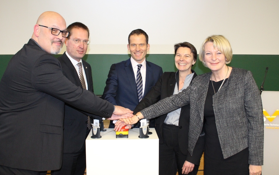 Startschuss für Cybersicherheit: Fraunhofer Labor an OTH offiziell eröffnet