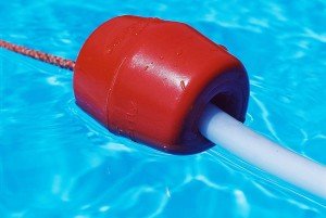 Nächtlicher Badespaß: Jugendliche verursachen 1.000 Euro Schaden im Freibad