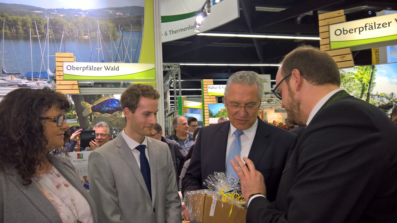 Freizeit & Tourismus im Oberpfälzer Wald: Ausschuss „tagt“ auf Freizeitmesse