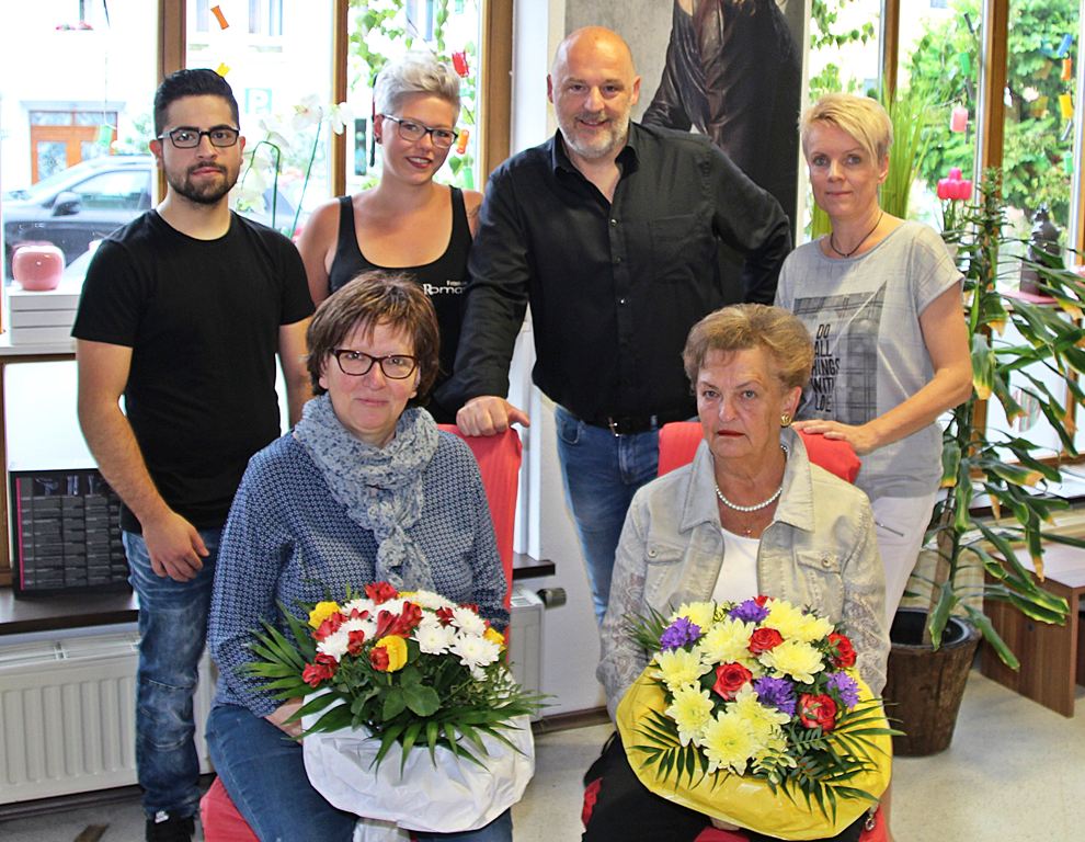 Sieglinde Friedl hängt die Schere an den Nagel