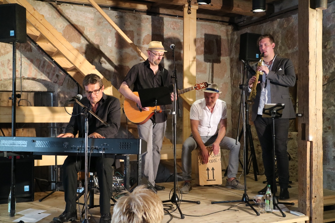 Blues, Rock, Pop und „a wengerl an Jazz“