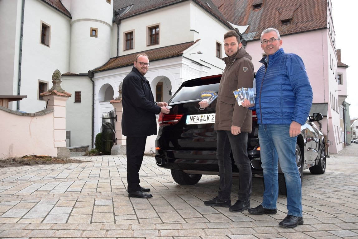 Alles „NEW“: Klebst du schon?