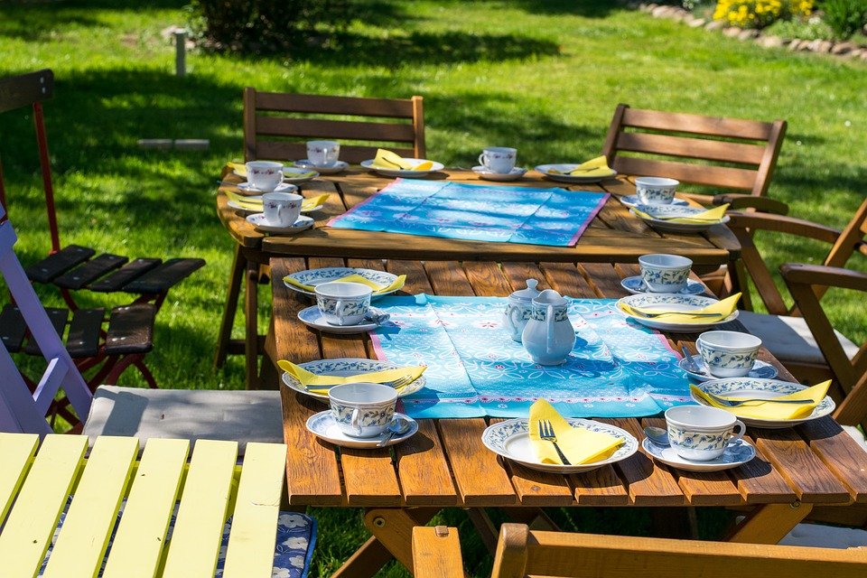 Gartentisch aus Seniorenheim gestohlen