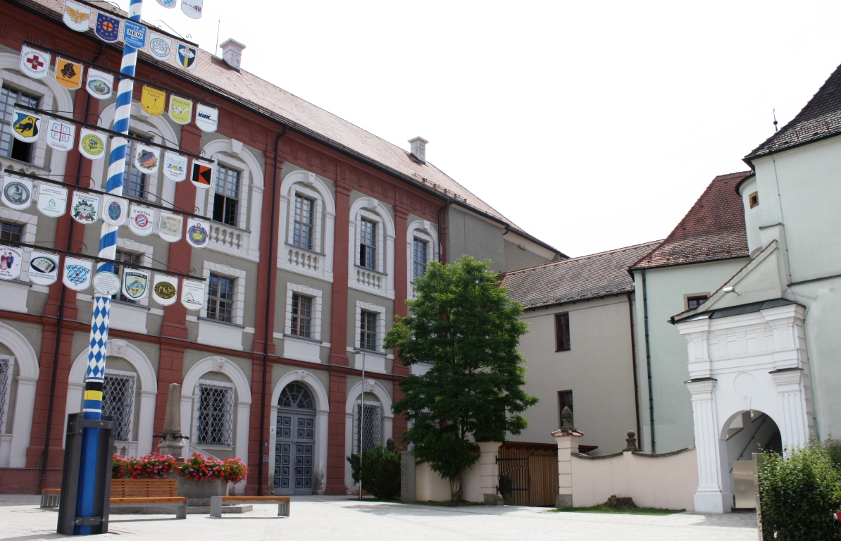 [Update] Leitung tot: Landratsamt Neustadt/WN nicht erreichbar