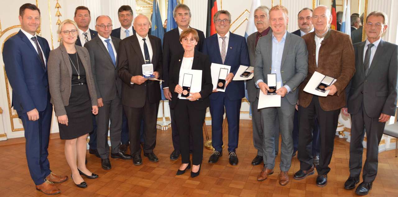 Nordoberpfälzer bekommen Verdienstmedaille