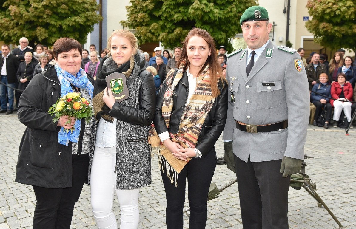 Für Feierliches Gelöbnis weit gereist
