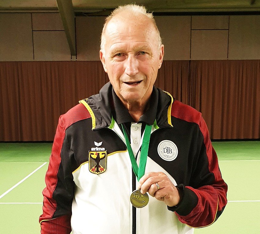 Tennis-Senior gewinnt bei Weltmeisterschaft