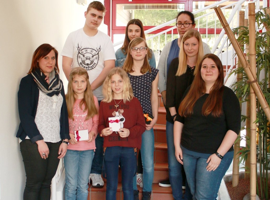 Glückliches Händchen bei Gewinnspiel: Schüler der Mittelschule räumen ab