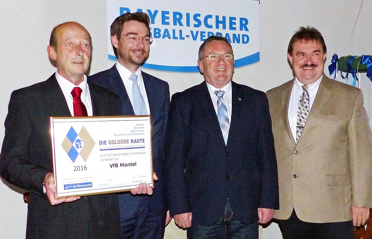 Zum 90. Jubiläum: Goldene Raute für VfB Mantel