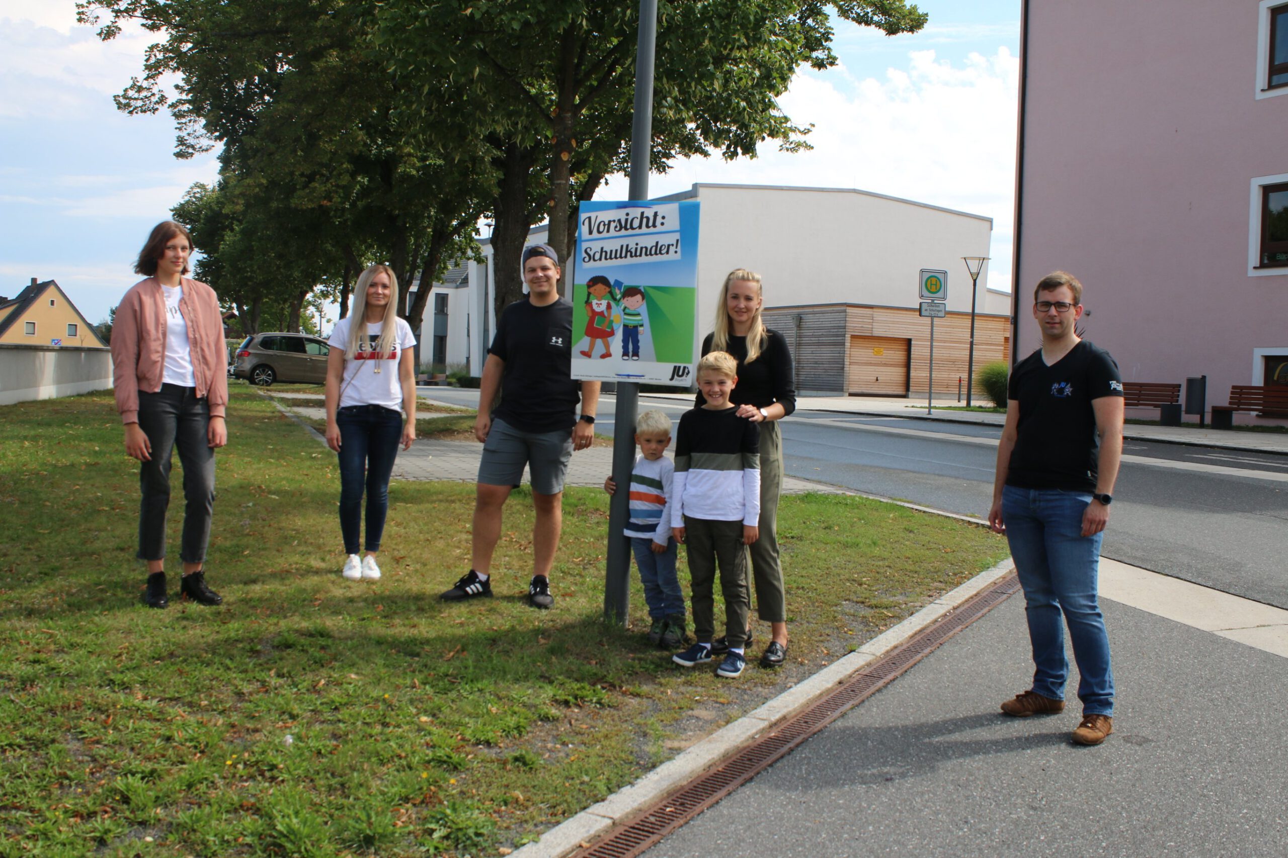 Plakate statt traditioneller Straßenbemalung in Grafenwöhr