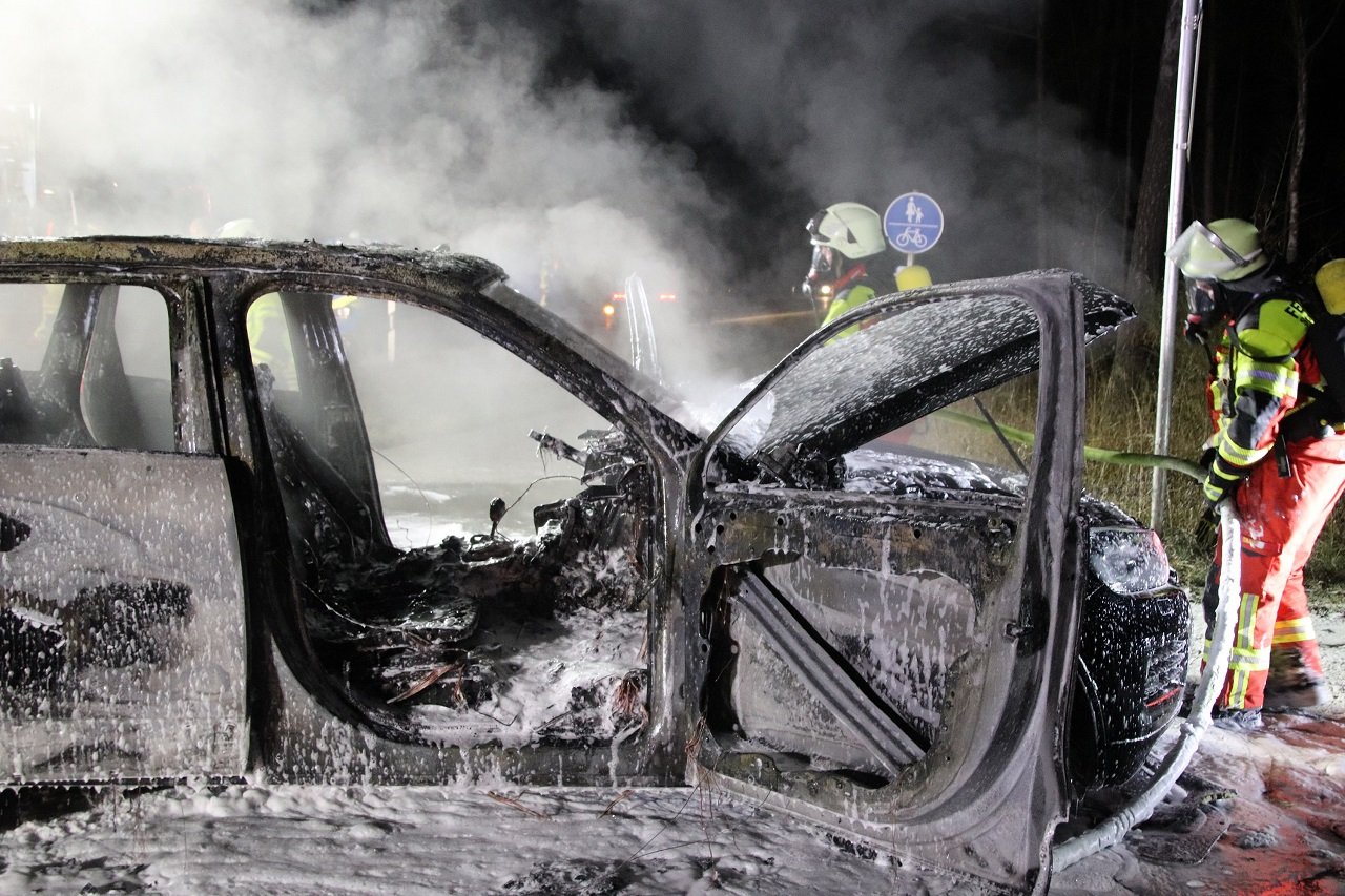 Fahrzeug ausgebrannt: 30.000 Euro Schaden