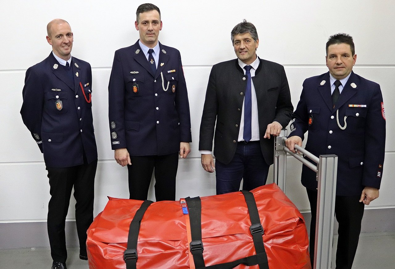 Schnelleinsatzzelt für Feuerwehr Grafenwöhr
