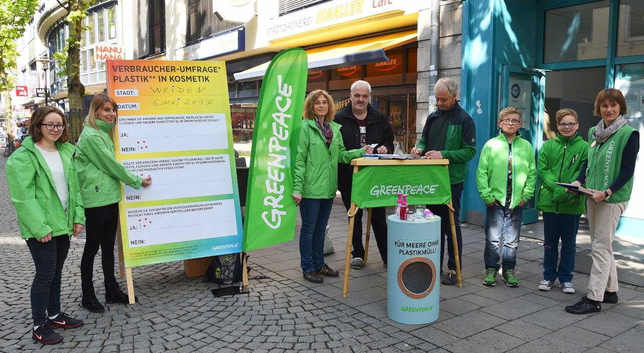 Greenpeace Weiden warnt vor Plastik in Kosmetik