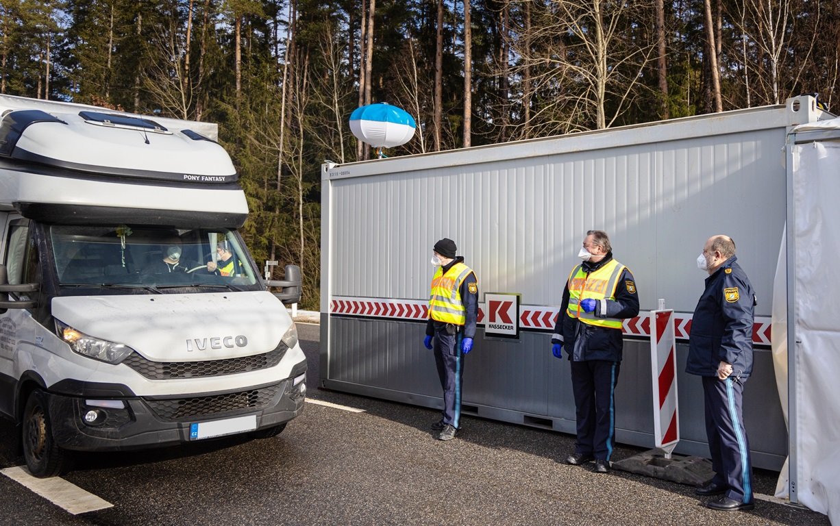 Verbreitung der Mutationen verhindern: Polizeipräsident besucht Grenze