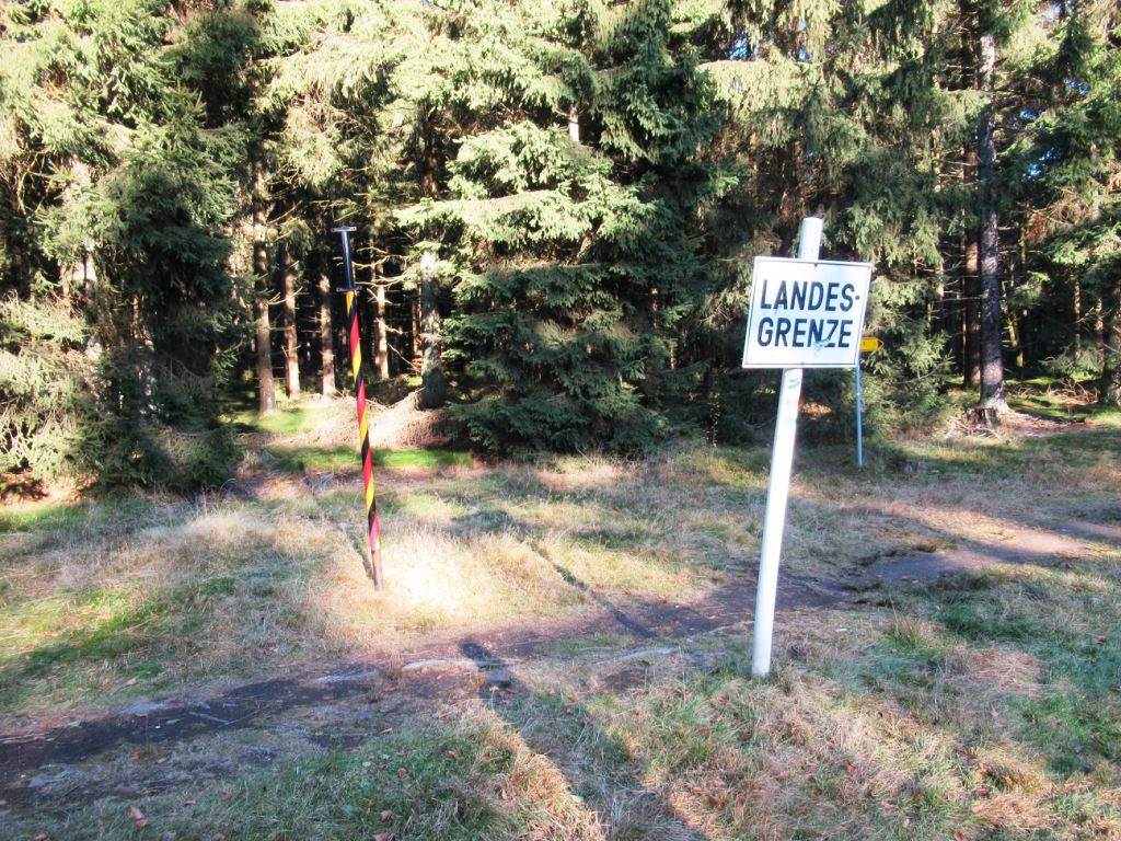 Polizei sucht Deutschlandschild-Dieb