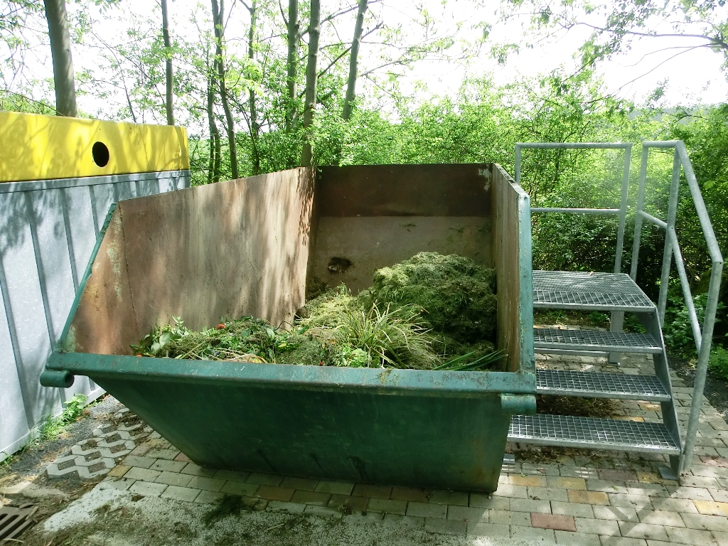 Gartenabfallsammlung beginnt: Eigenkompostierer dürfen kein Gras und Laub bringen