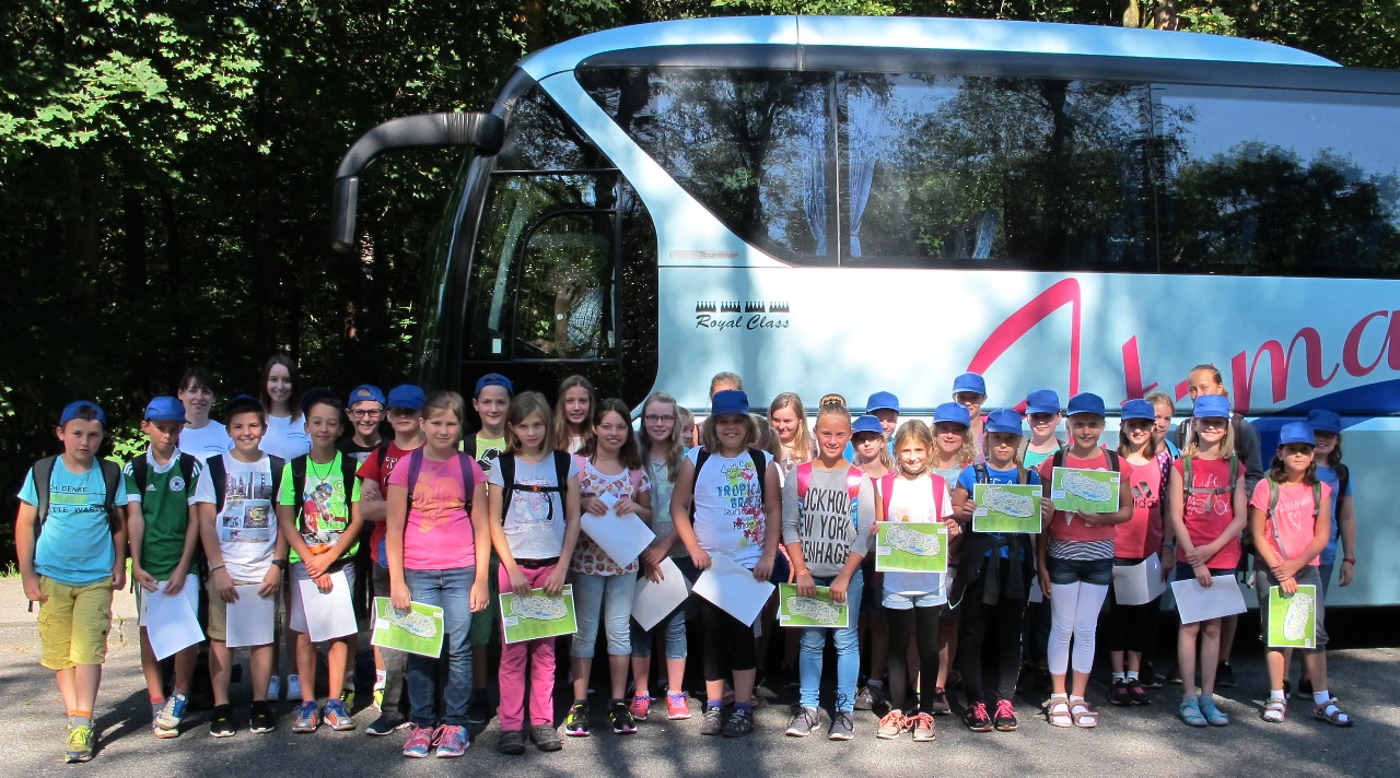 Tagesausflug zum Tierpark Nürnberg: Freeway-Club begeistert von Delfin-Show