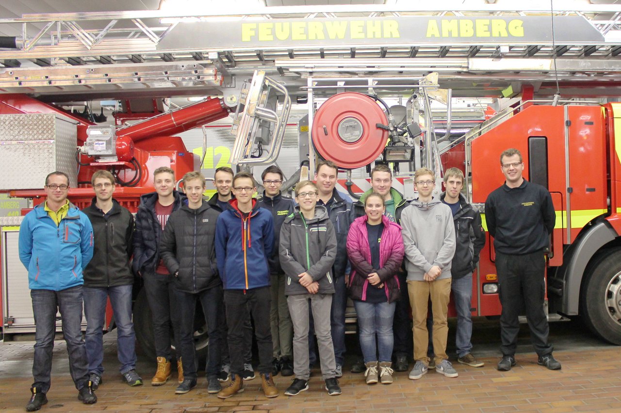 Parksteiner Jugendfeuerwehr zu Gast bei den Amberger Kollegen