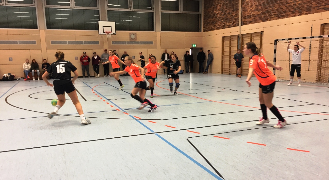 Ein Handballspiel hat 60 Minuten: Zweite Halbzeit kostet HC Damen den Sieg