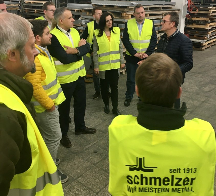 Schmelzer bleibt Wurzeln treu