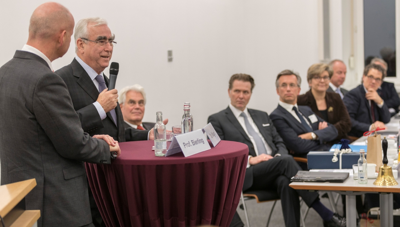 25 Jahre Währungsunion: Theo Waigel macht der IHK-Vollversammlung Mut