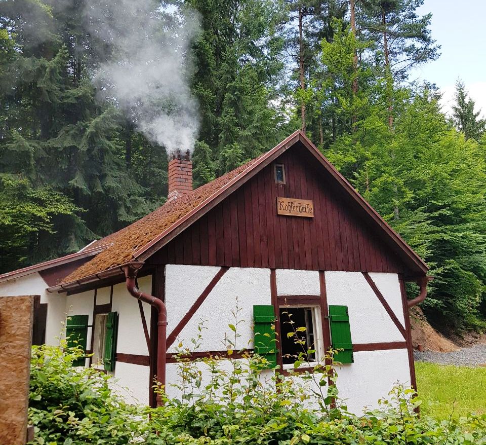 Tag der offenen Tür an der Köhlerhütte im Hessenreuther Wald