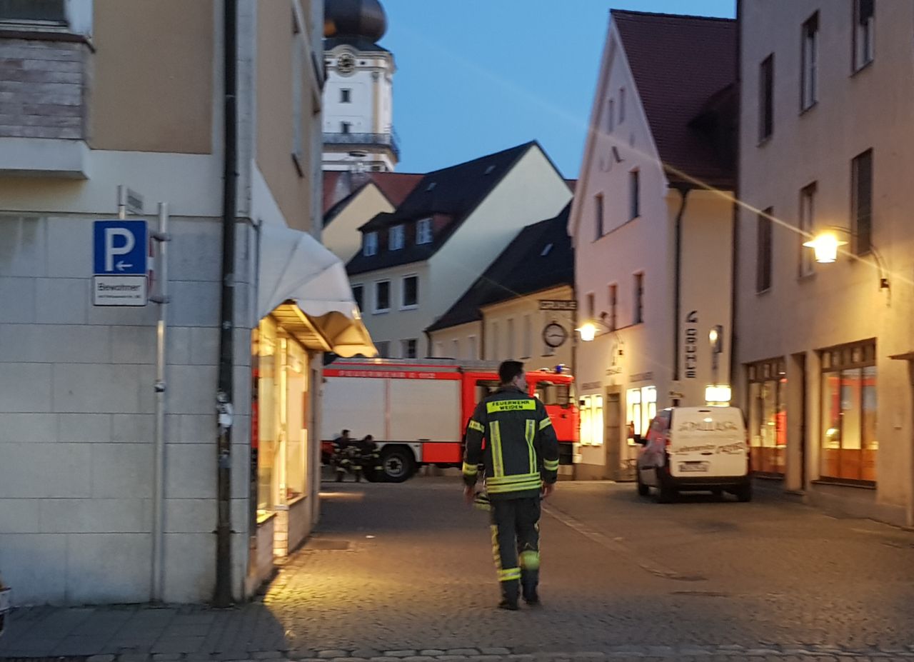 [Update] Weidener Innenstadt abgeriegelt: Disko evakuiert