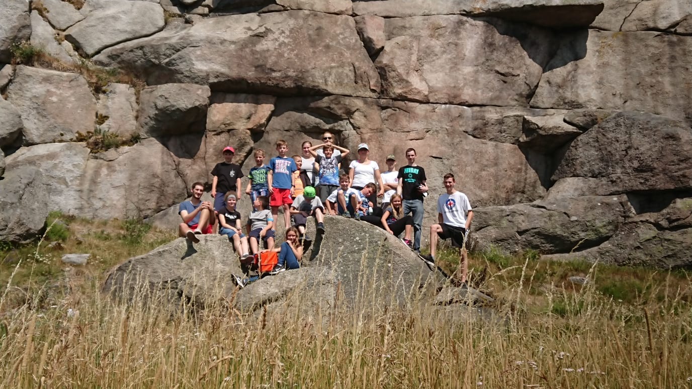 Wandern, Stockbrot und viel Schwimmen